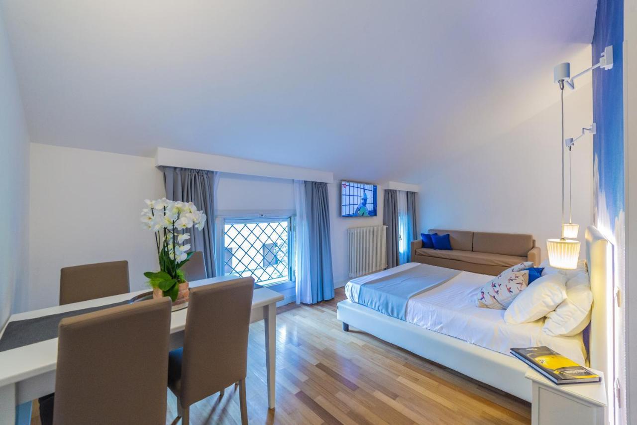 Marina Centro Suite Rimini Exterior foto