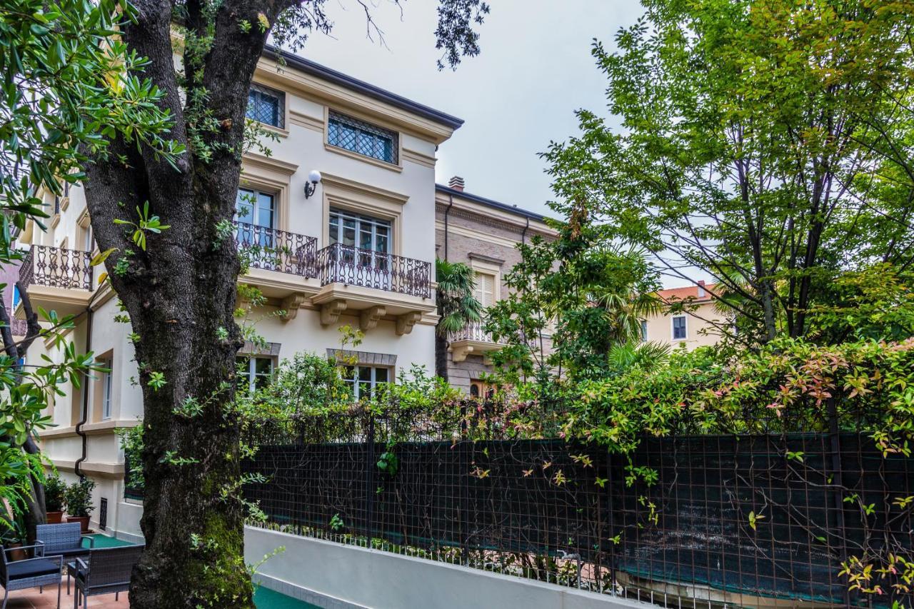 Marina Centro Suite Rimini Exterior foto